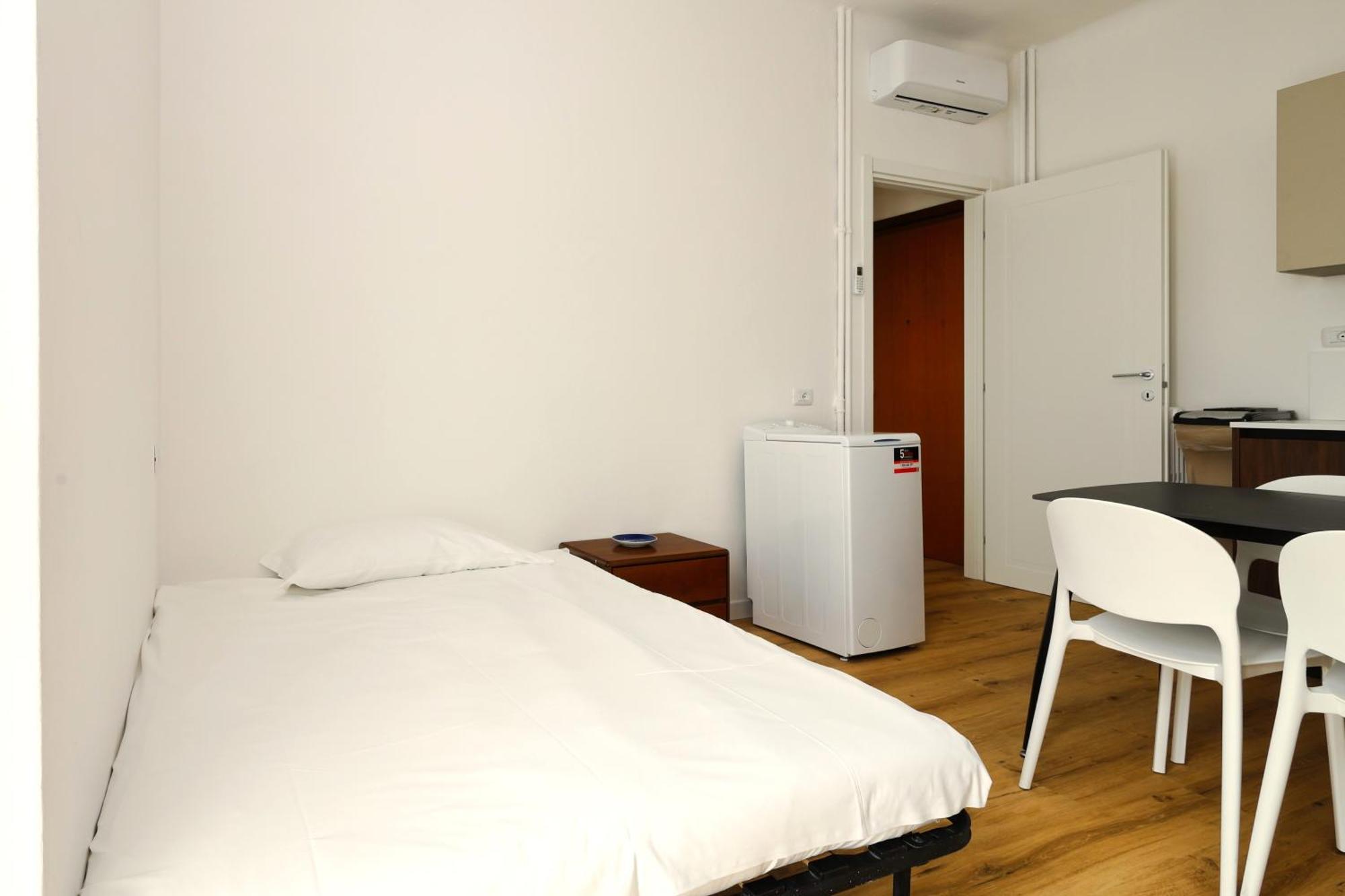 Joivy 1-bed With Balcony Near Subway * Milan
