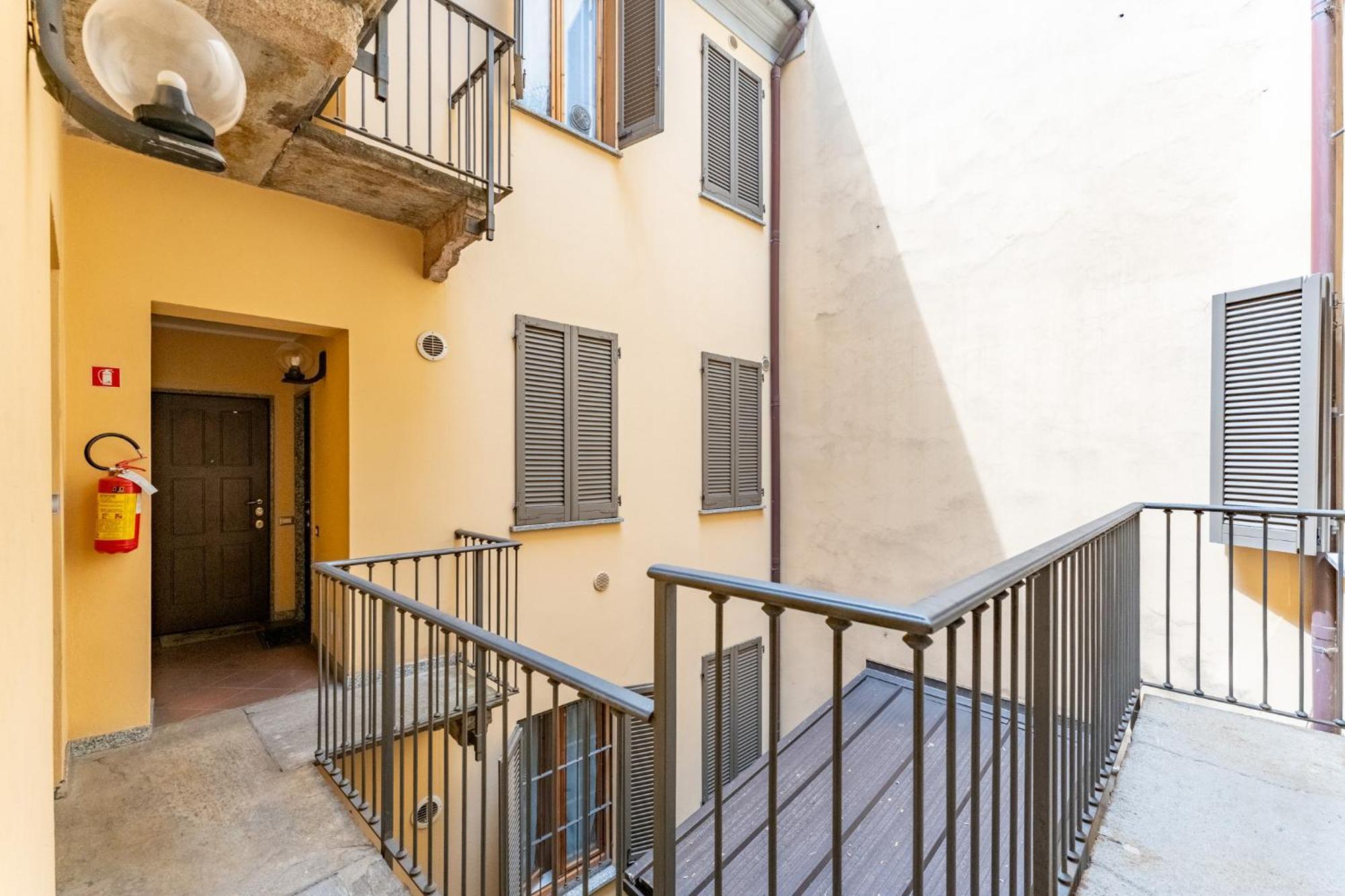 Apartamento Ap6 In Zona Duomo Milão