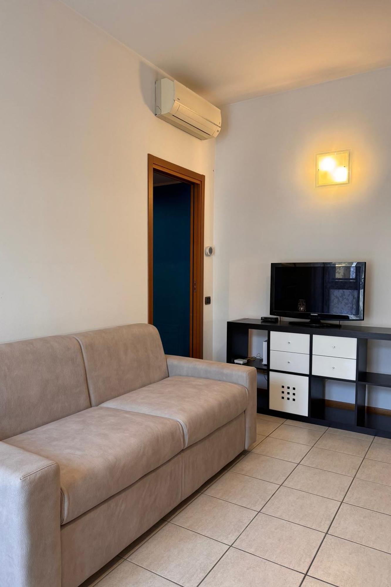 Best Way Rent - Beautiful On Naviglio Martesana Apartment *