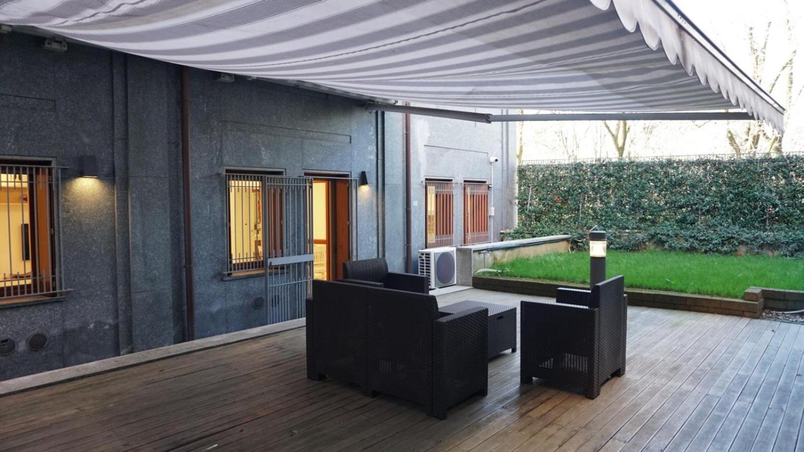 Pallavicino, 31 - Ampio Loft Con Giardino *