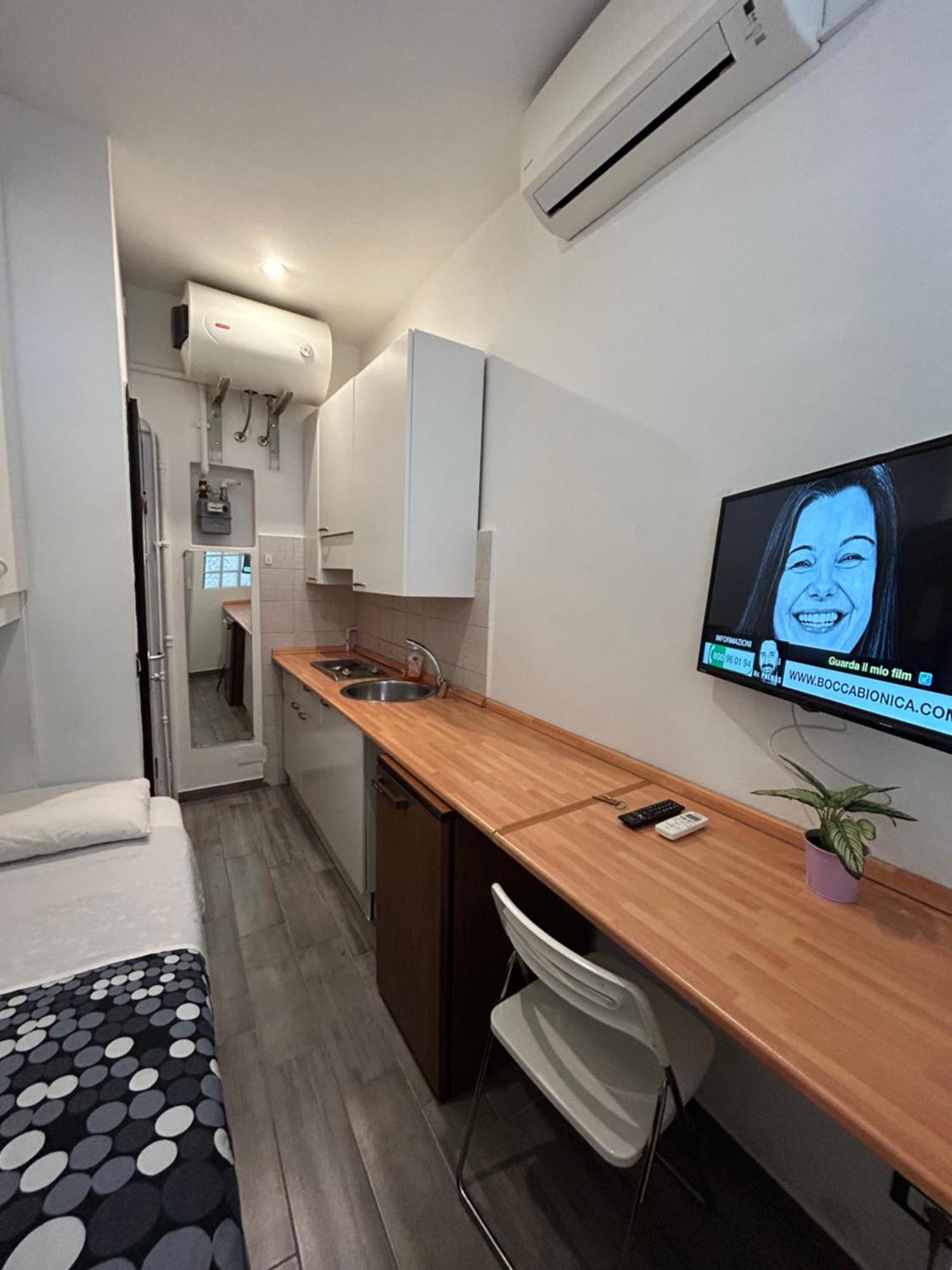 Apartment In Zona Loreto Vicino Metro Mm1 E Mm2 - Lippino