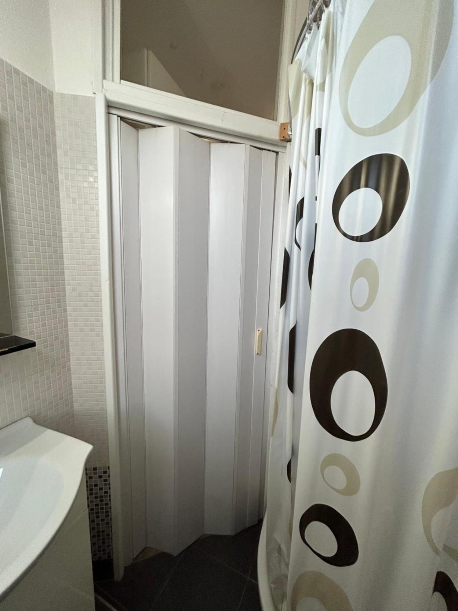 In Zona Loreto Vicino Metro Mm1 E Mm2 - Lippino *