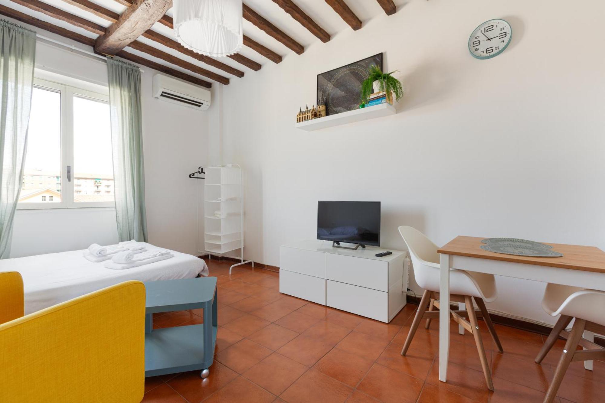 Savona District Comfy Milan