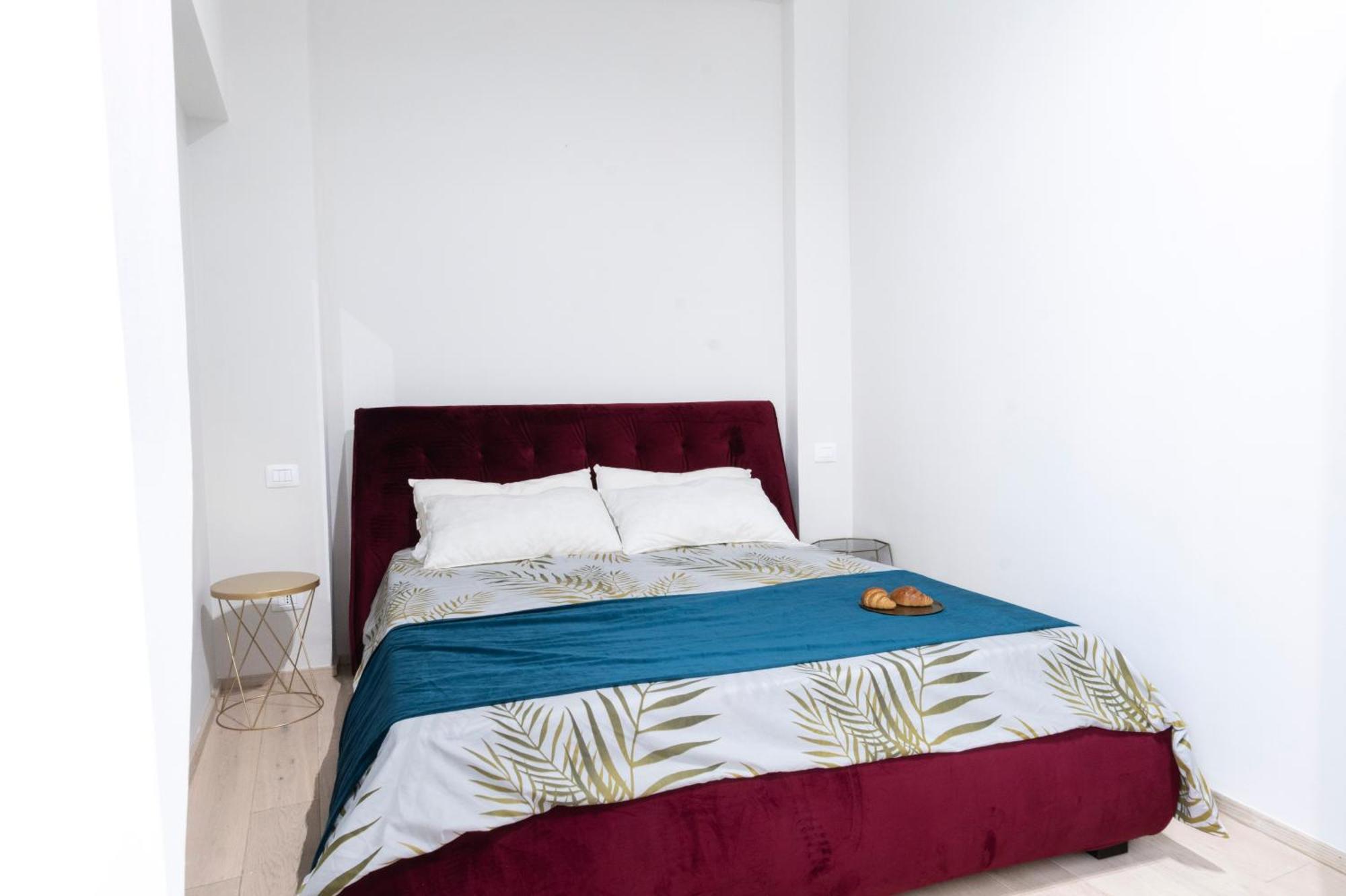 Ihost - Bottego 21 Milan