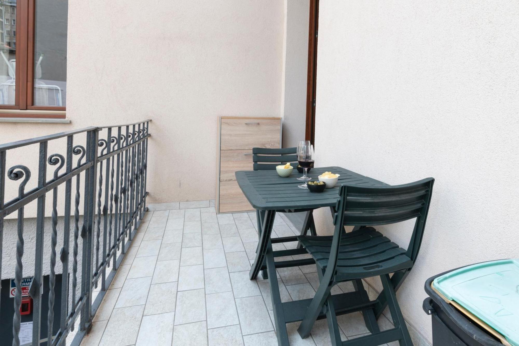 Ihost - Bottego 21 Milan