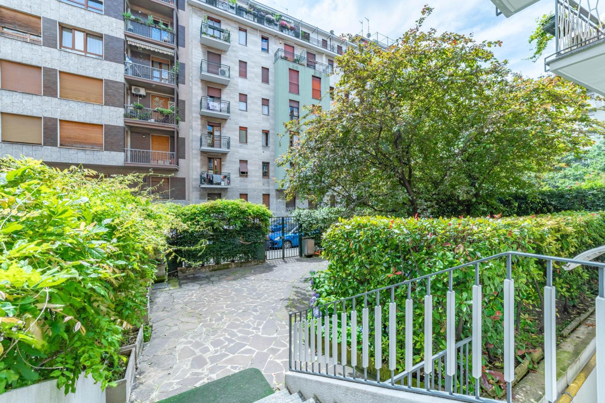 500 M From Corso Sempione, Close To Metro M5 * Milan