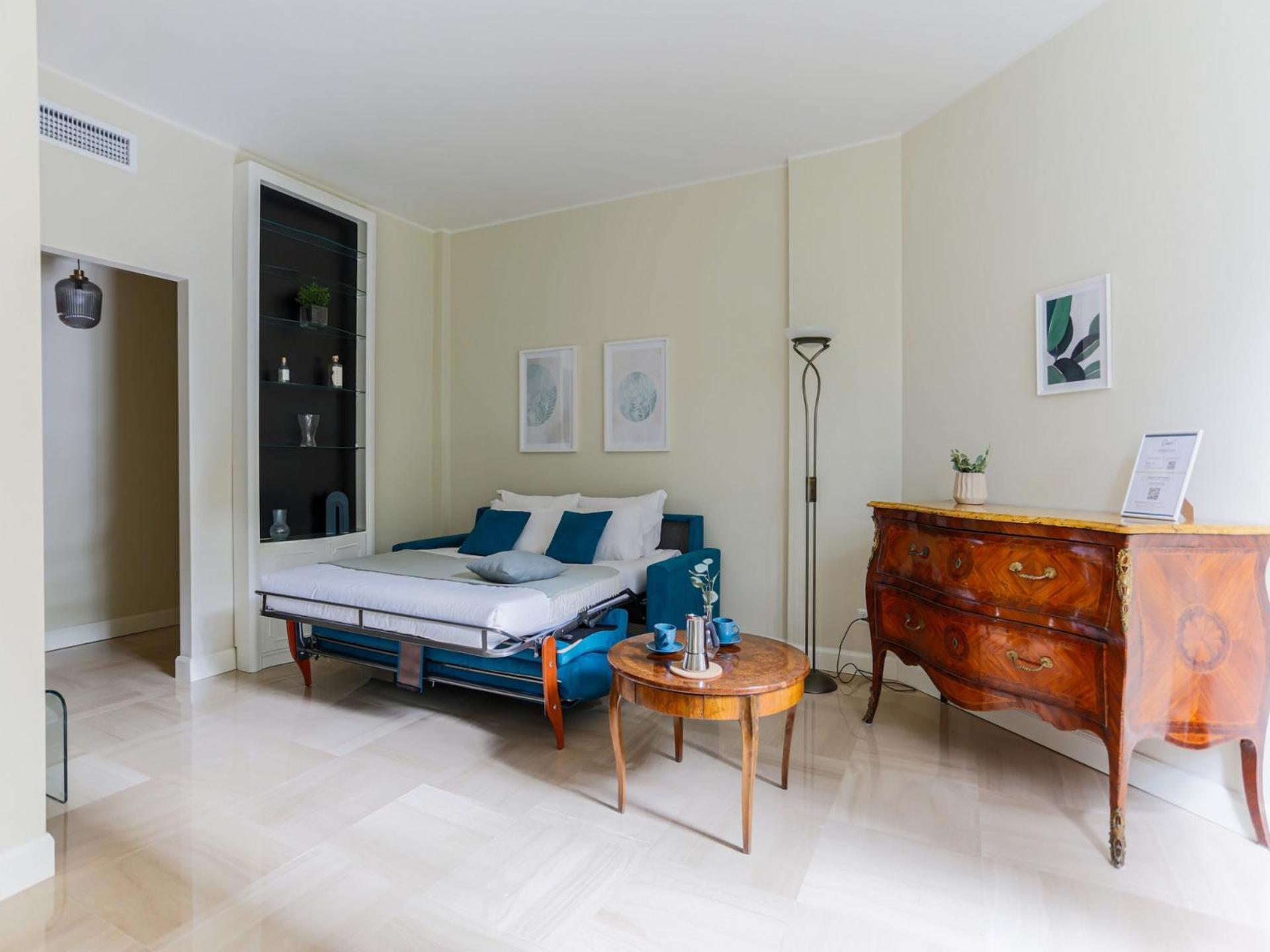 The Rent - Charming In Pagano * Milan
