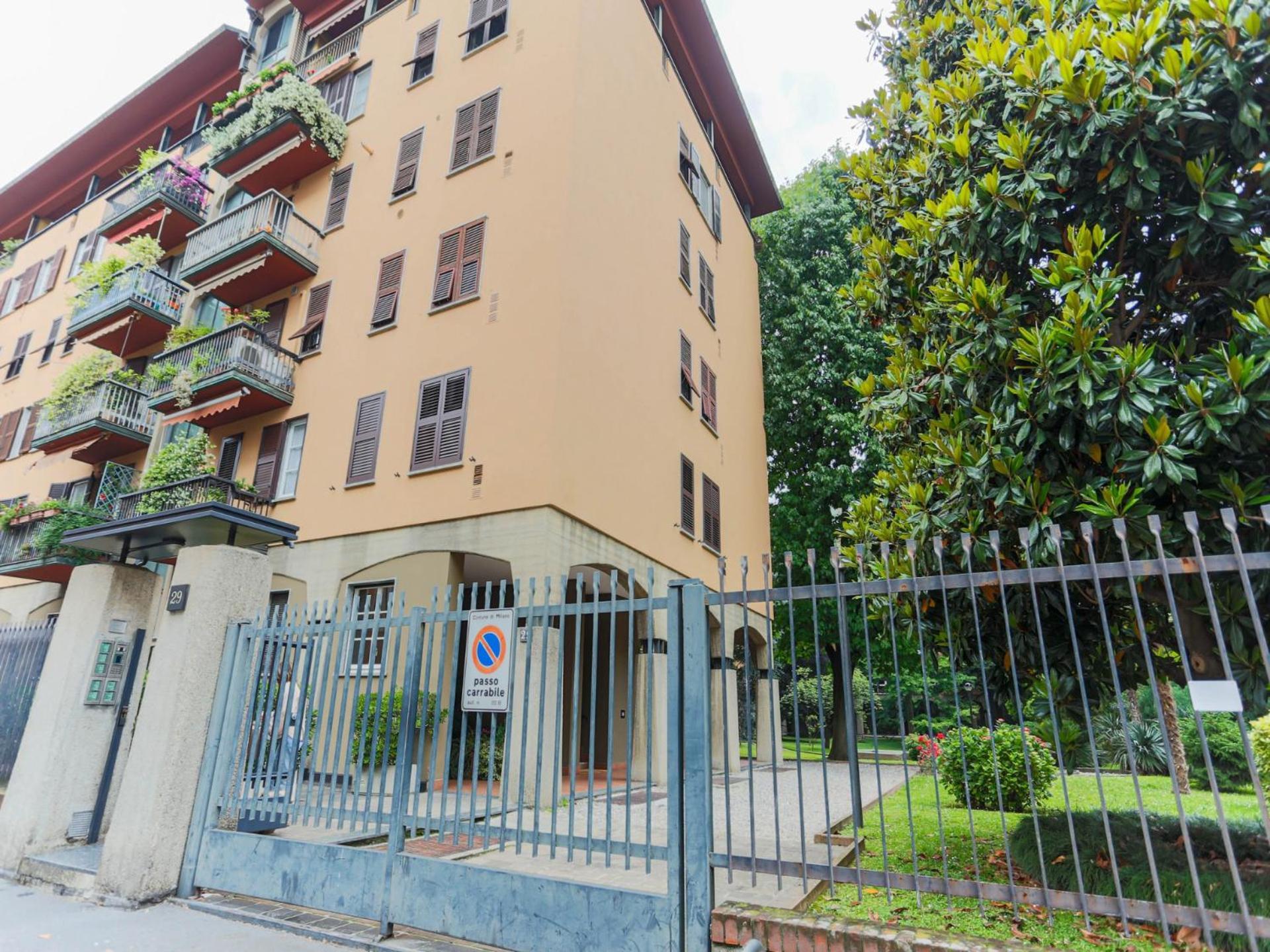 The Rent - Charming In Pagano * Milan