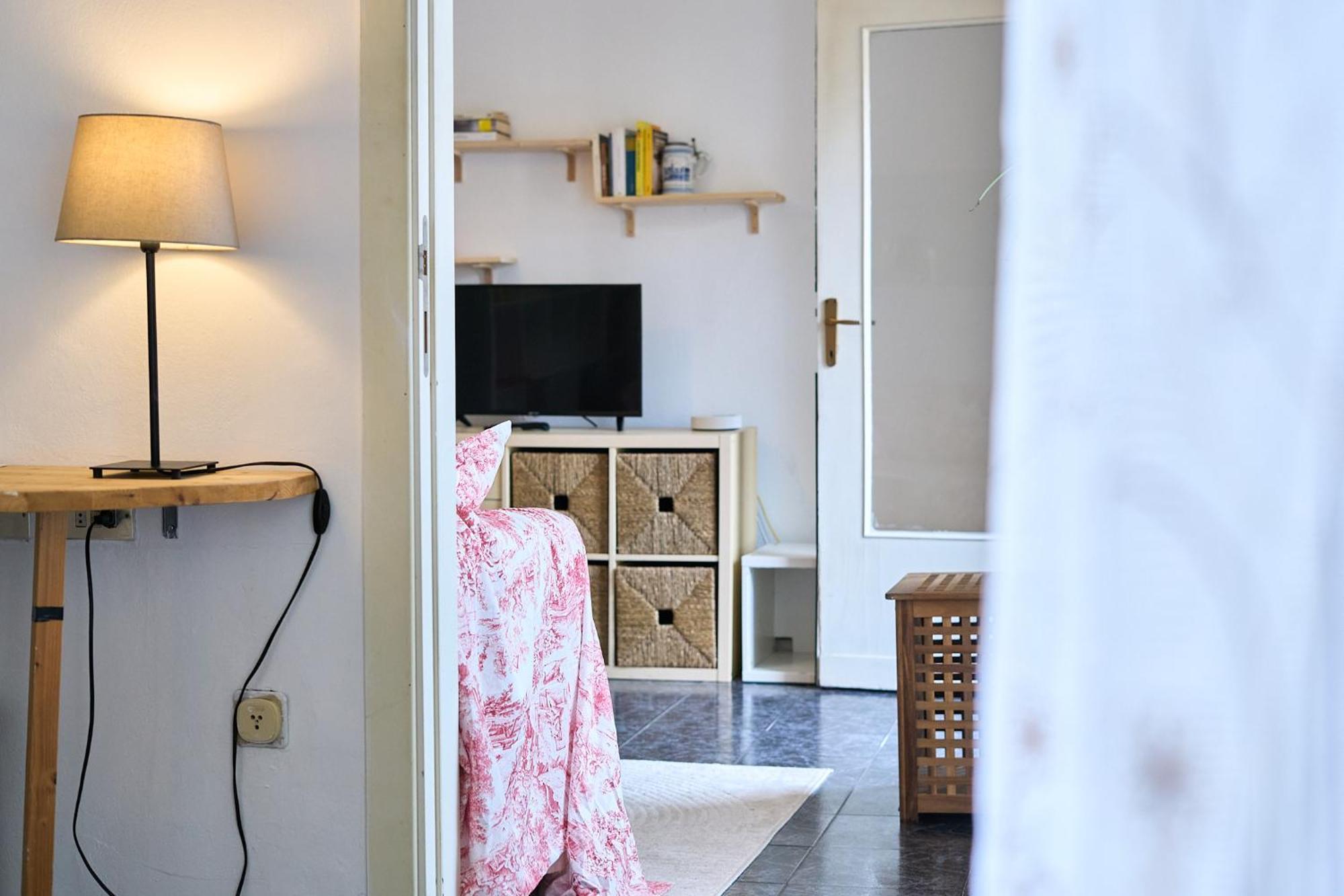 Xenia - Two-room In Navigli Area Apartment Milan