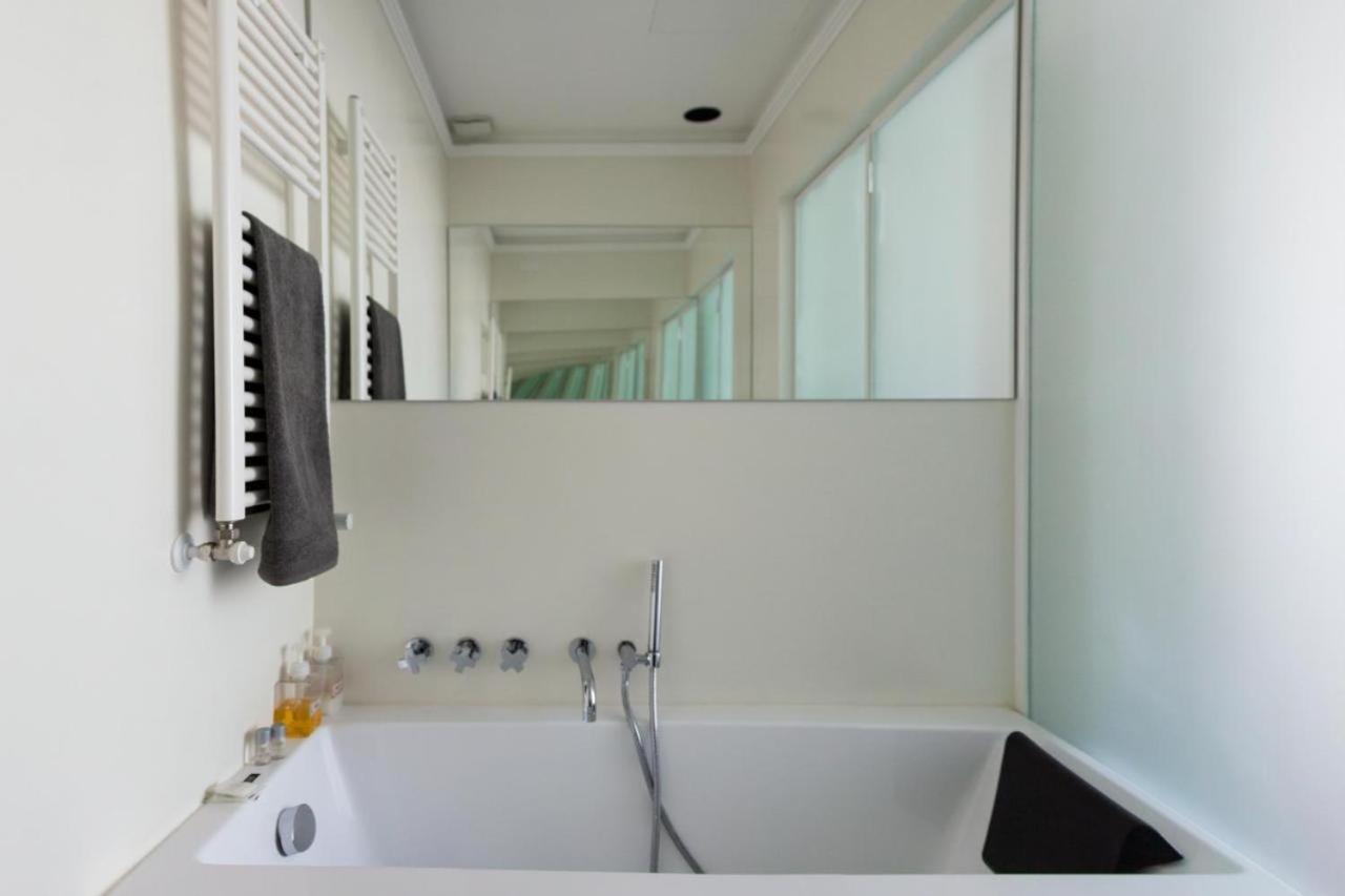 2 Bagni E - House Of Art Center Milão