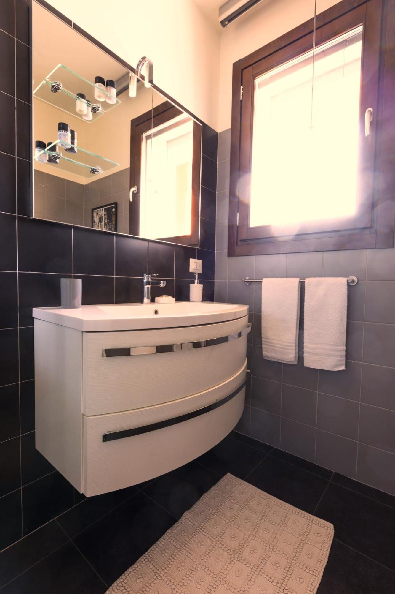 Bicocca Ultimo Piano Con Ampia Terrazza Apartamento Milão