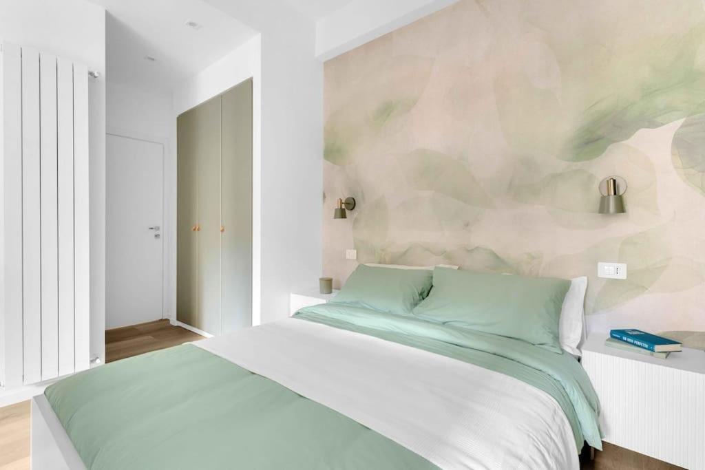 Apartment House In Design Duomo-tortona-navigli-m4 Milan