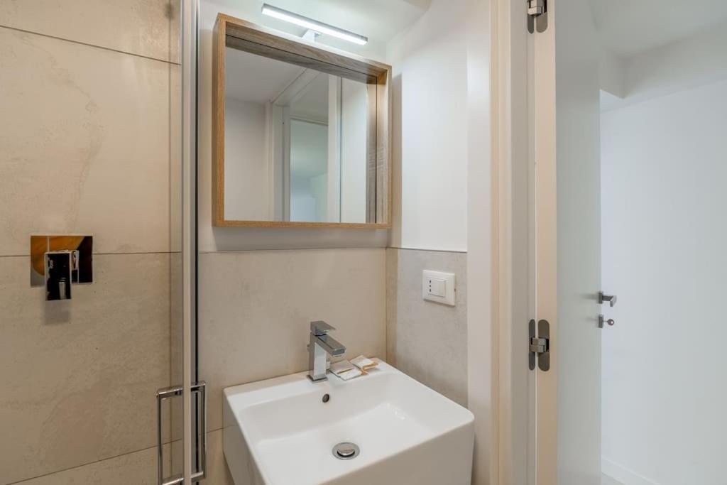 Apartment Free Parking - 1 Min Metro To Duomo - Loft Moderno Milan