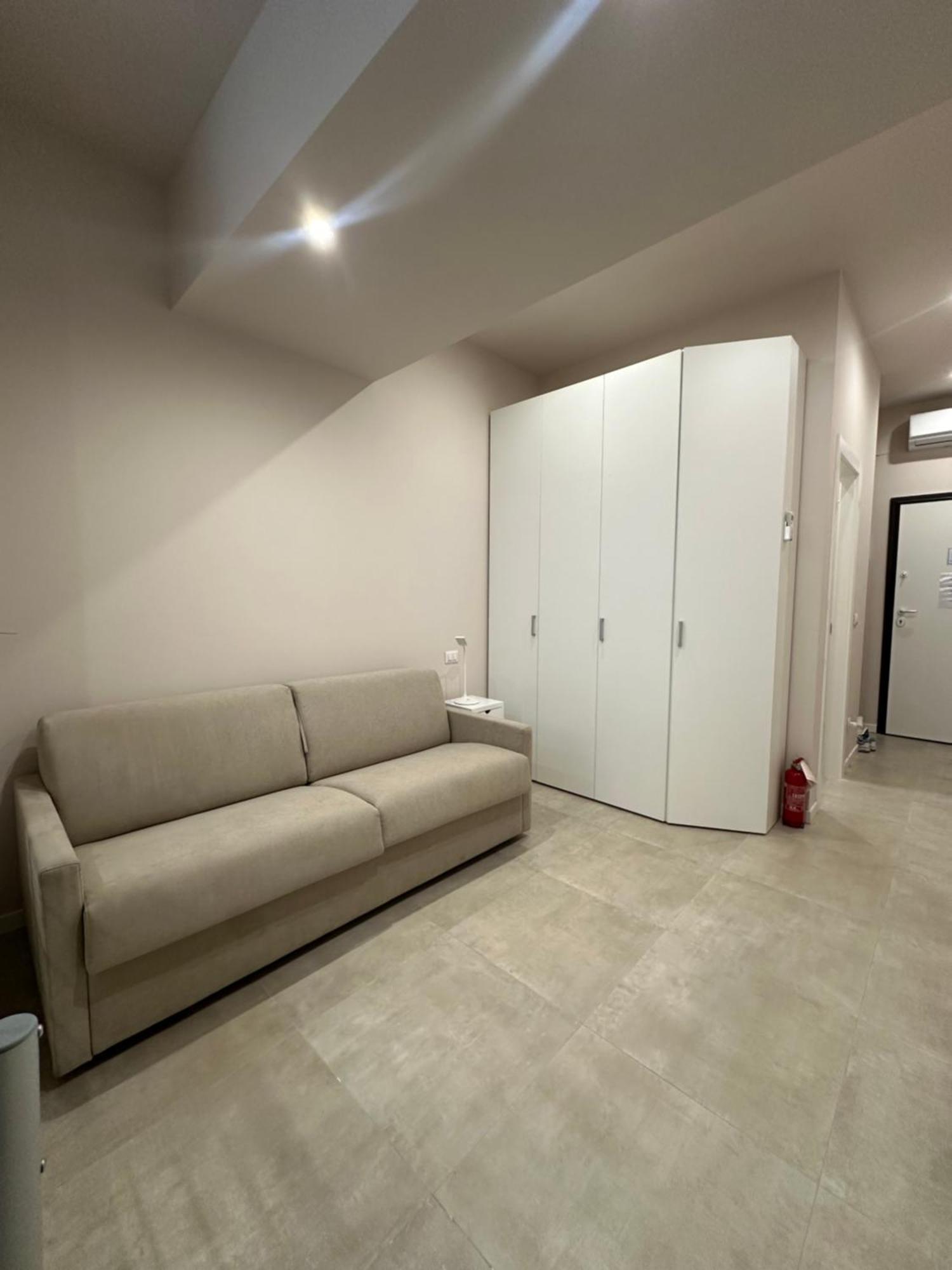 Monolocale Piazza Gambara M1 * Milan