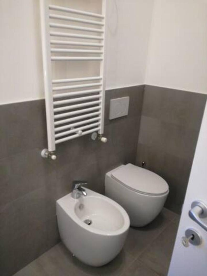 Apartment Bilocale Zona Isola 200 Mt Metro Mm3 Maciachini - J2 Milan
