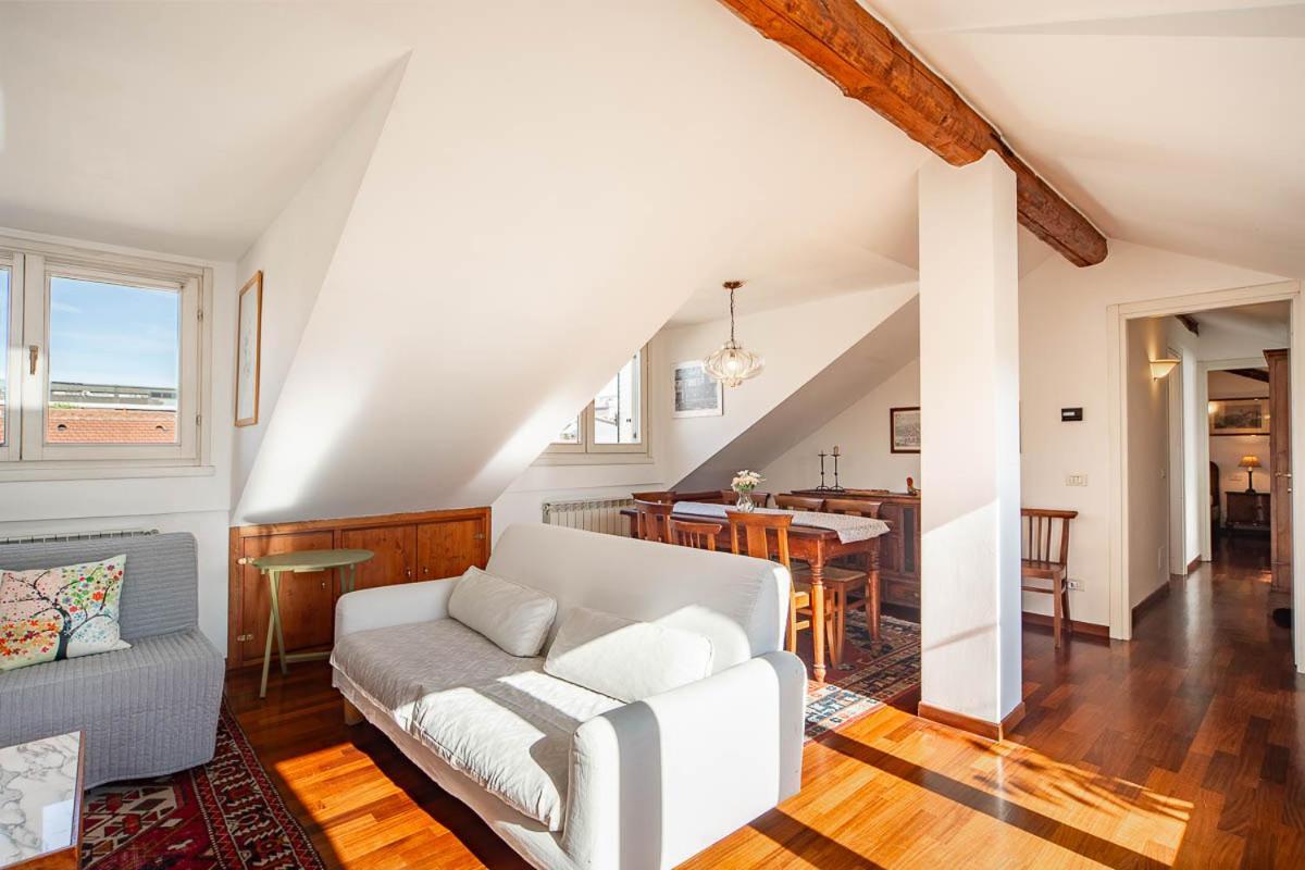 Attico Con Terrazzo - Skyview * Milan