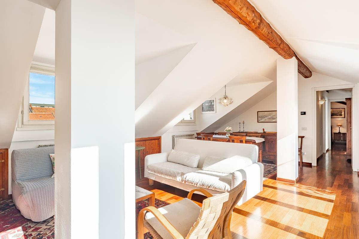 Attico Con Terrazzo - Skyview Apartment Milan