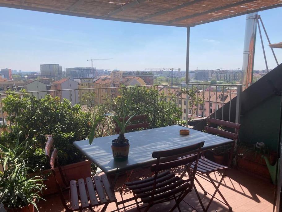 Navigli's Rooftop Apartment Milan