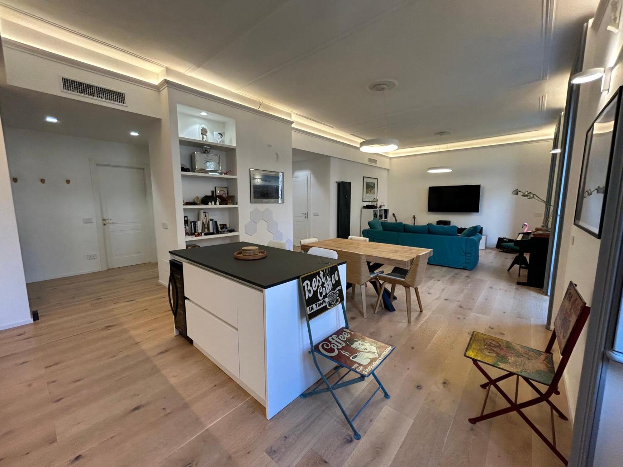In Stunning Open Space Guest house