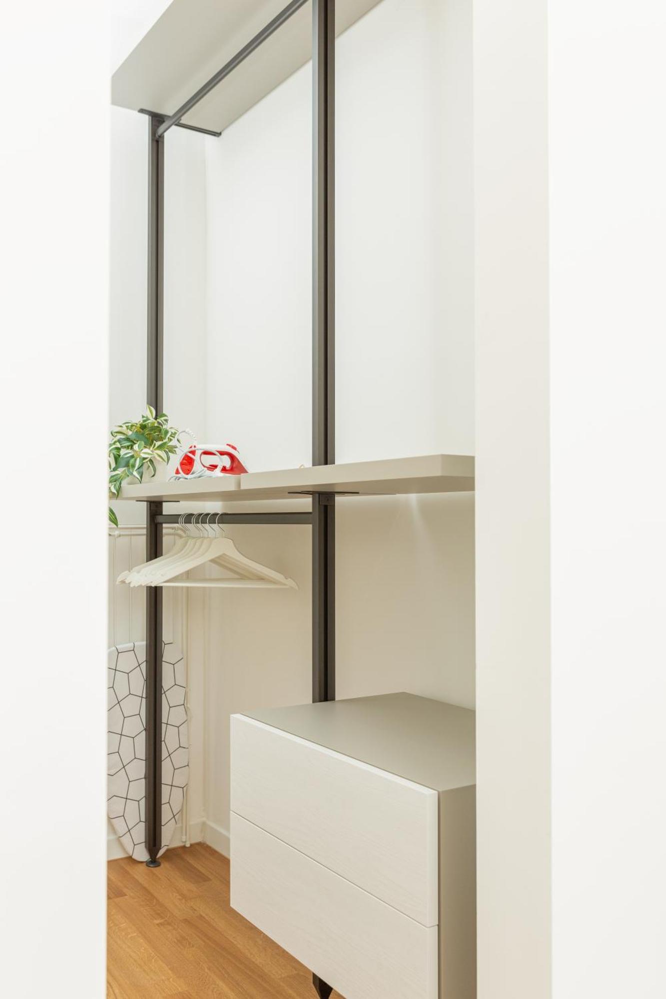 New - Manet - Exclusive * Milan