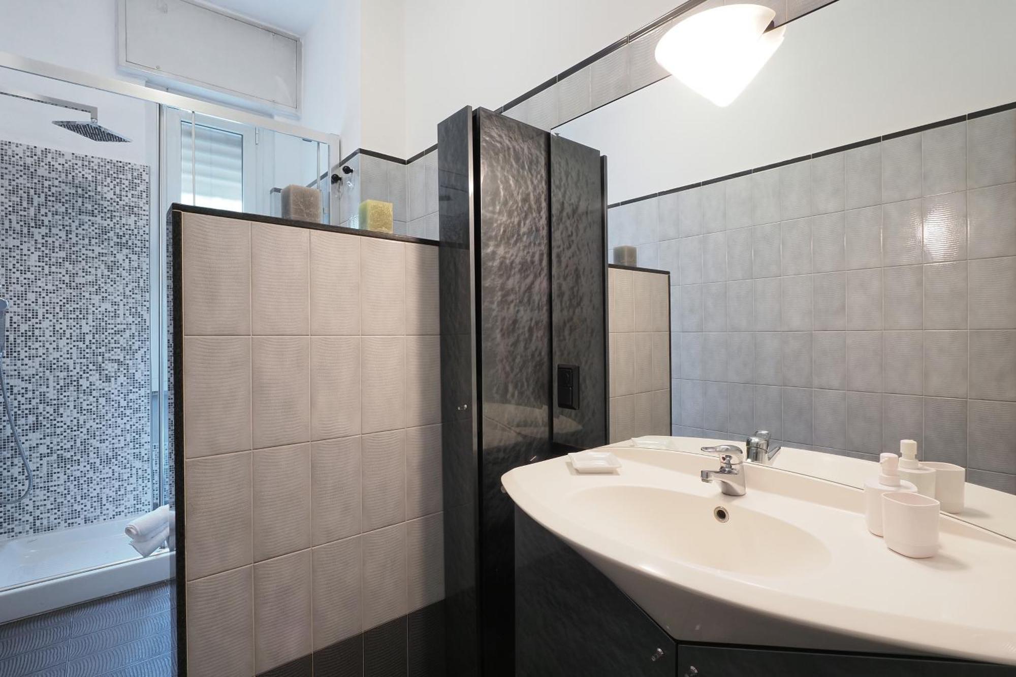 Apartment Primopiano - Palmaria B Milan