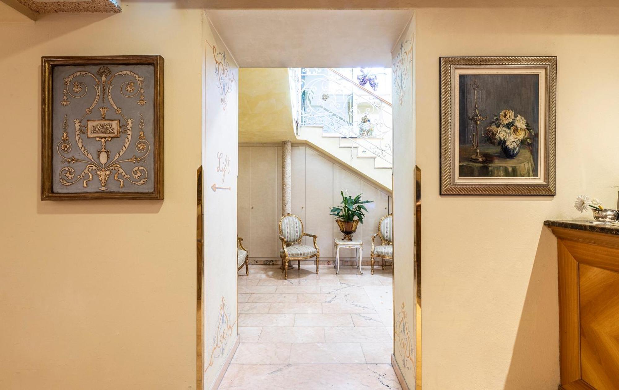 Boutique Dieci 4* Milan