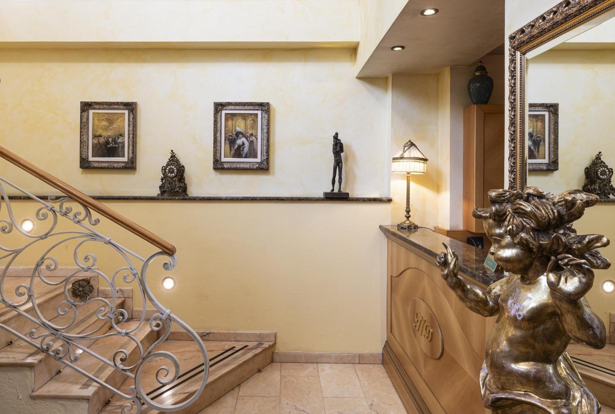 Boutique Dieci 4* Milan