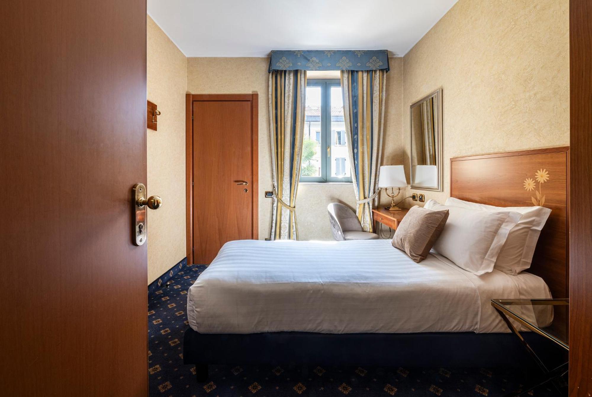 Boutique Dieci 4* Milan
