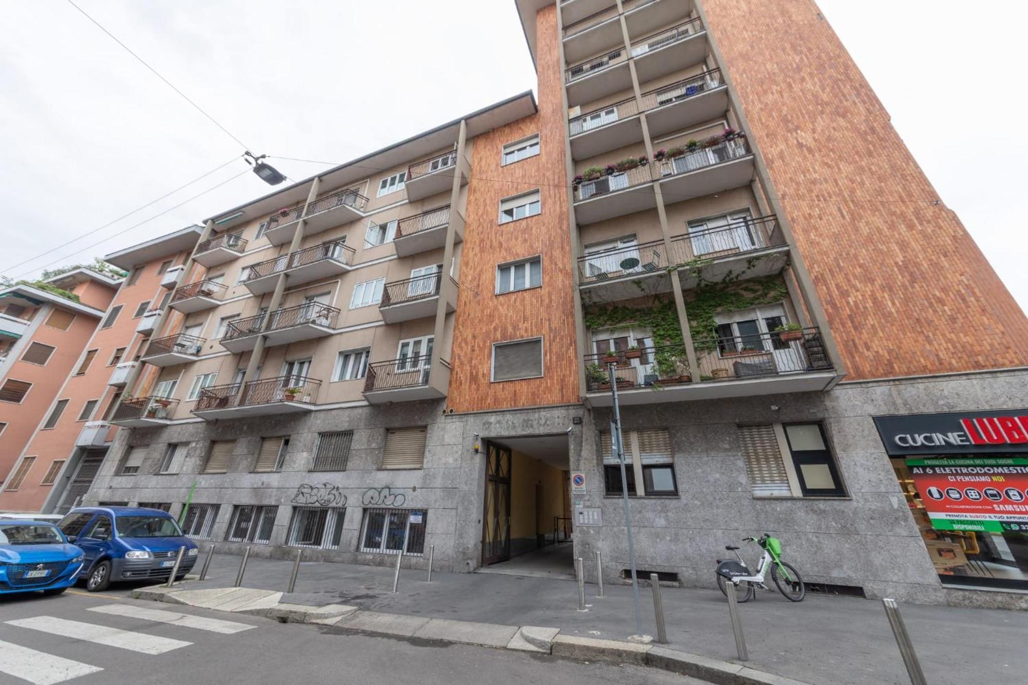 Arena 35 * Milan