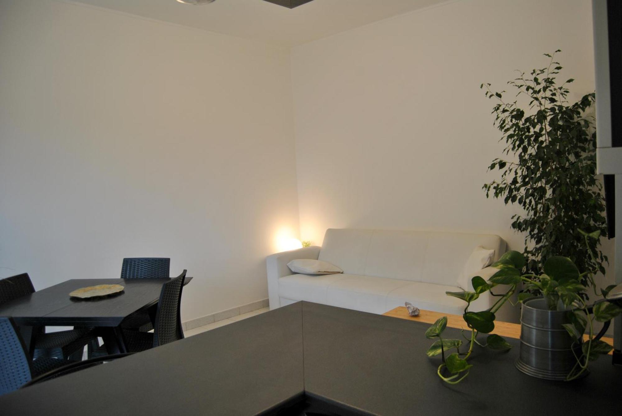 Portello Flat With Balcony Apartment