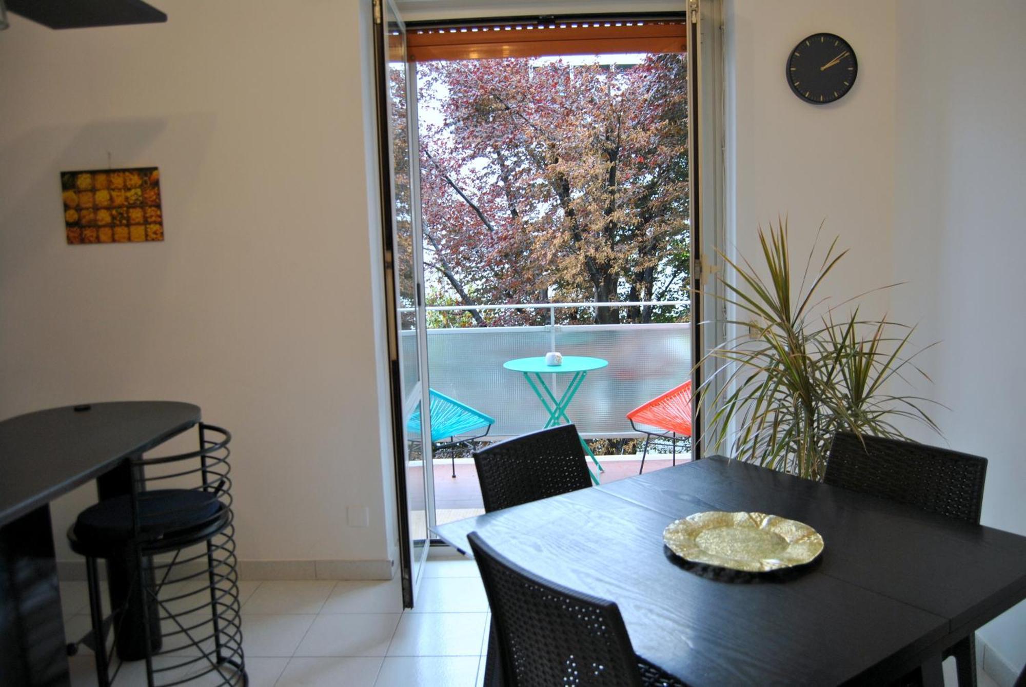 Portello Flat With Balcony Milan
