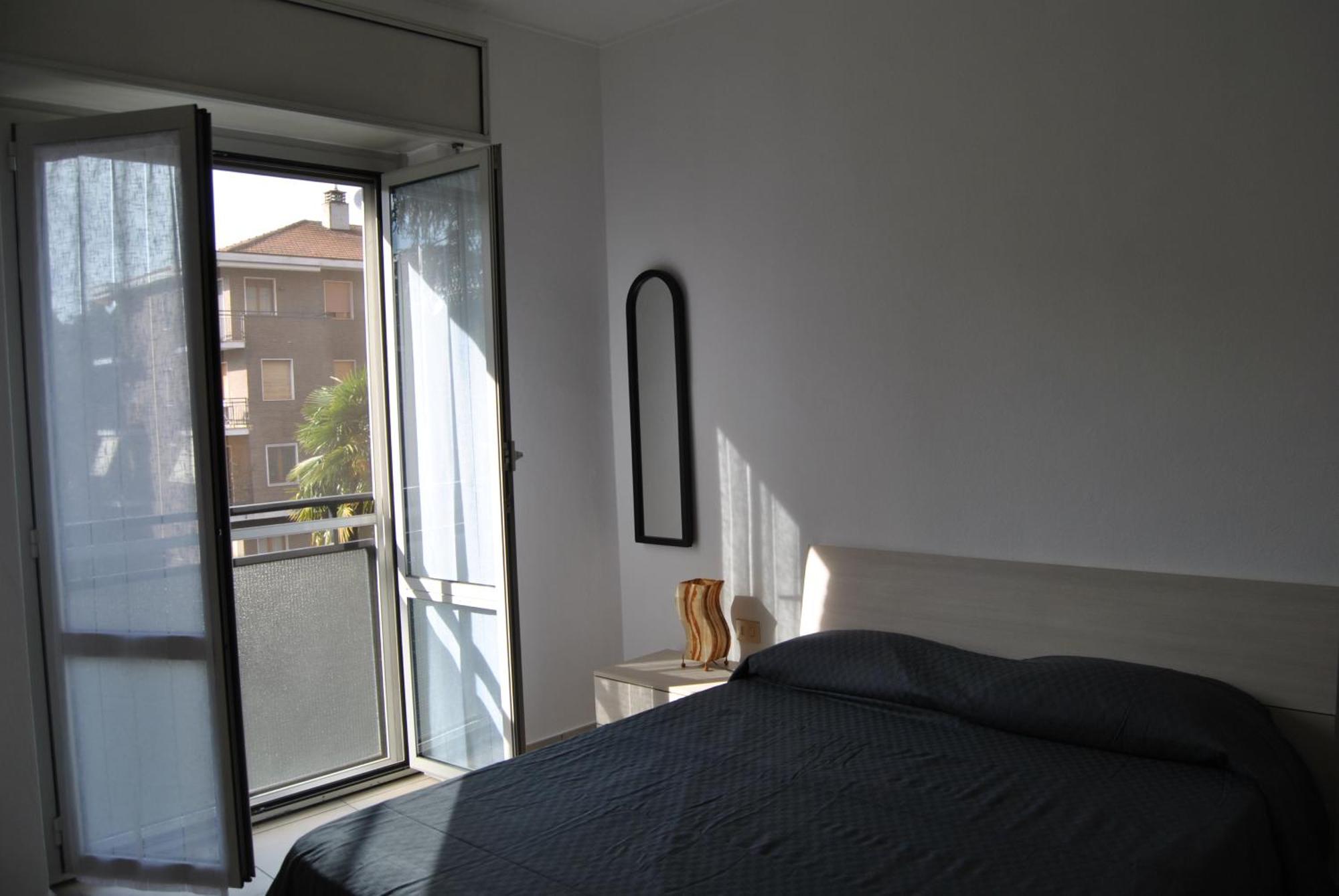 Portello Flat With Balcony Apartment *