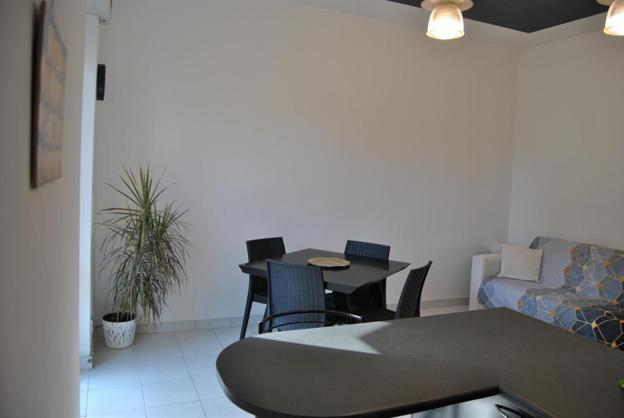 Portello Flat With Balcony Apartment *