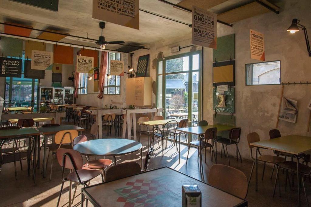 Un Posto A - All'interno Di Cascina Del 700 Milan