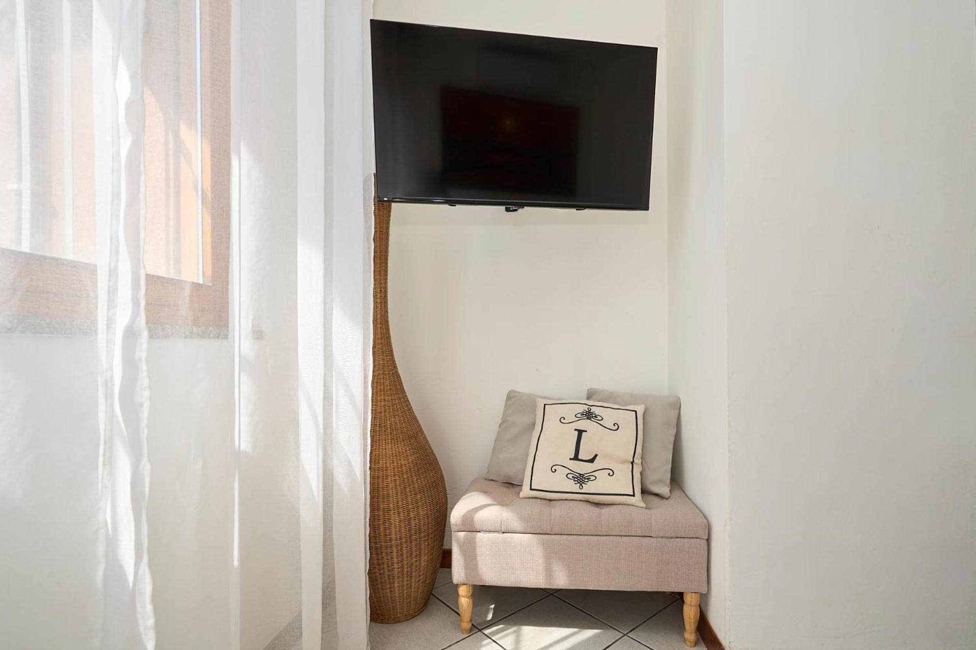 Apartment -luminosa 5 Stars With Balcony- Wifi Netflix 15 Minutes From Duomo *