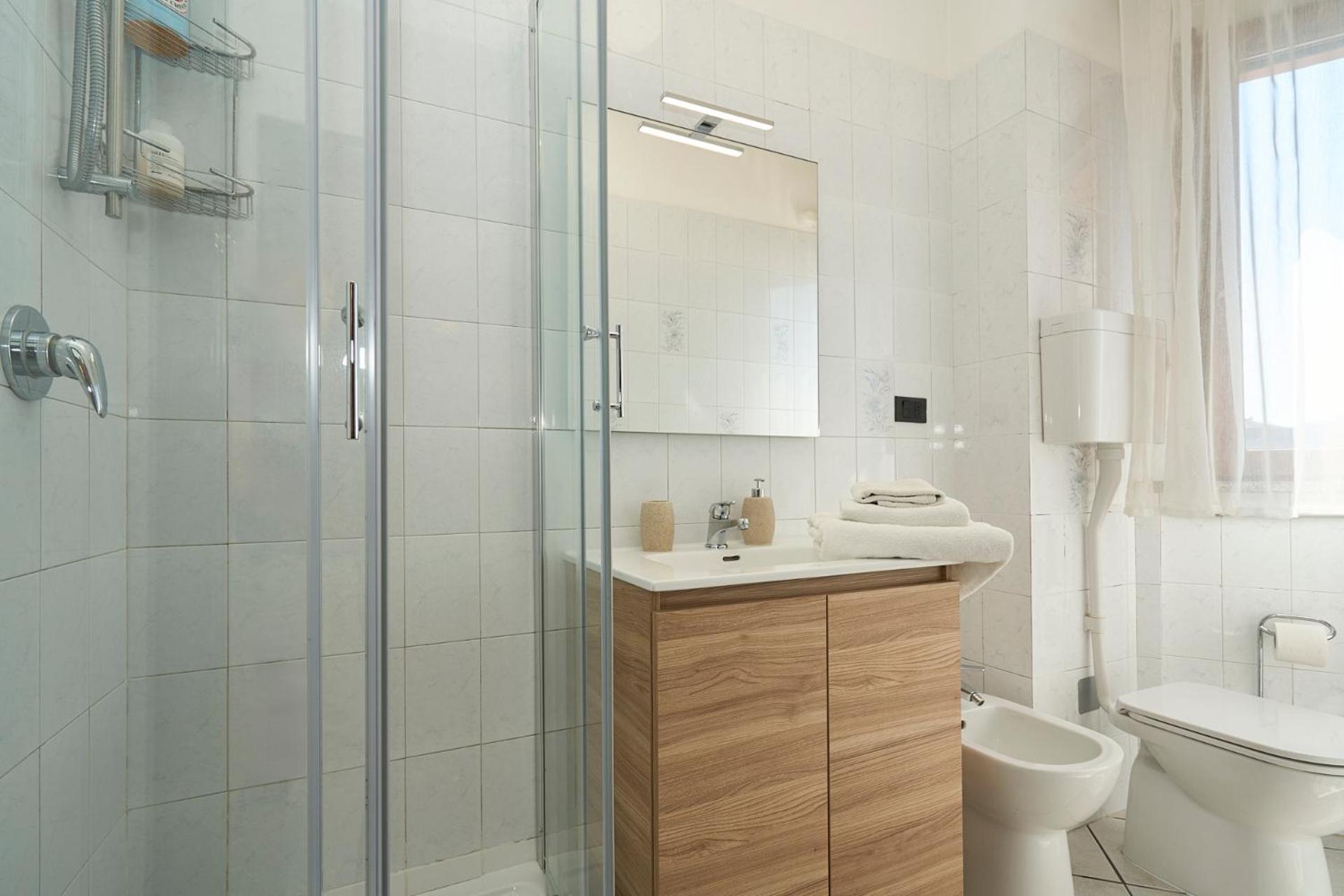 -luminosa 5 Stars With Balcony- Wifi Netflix 15 Minutes From Duomo Apartment Milan