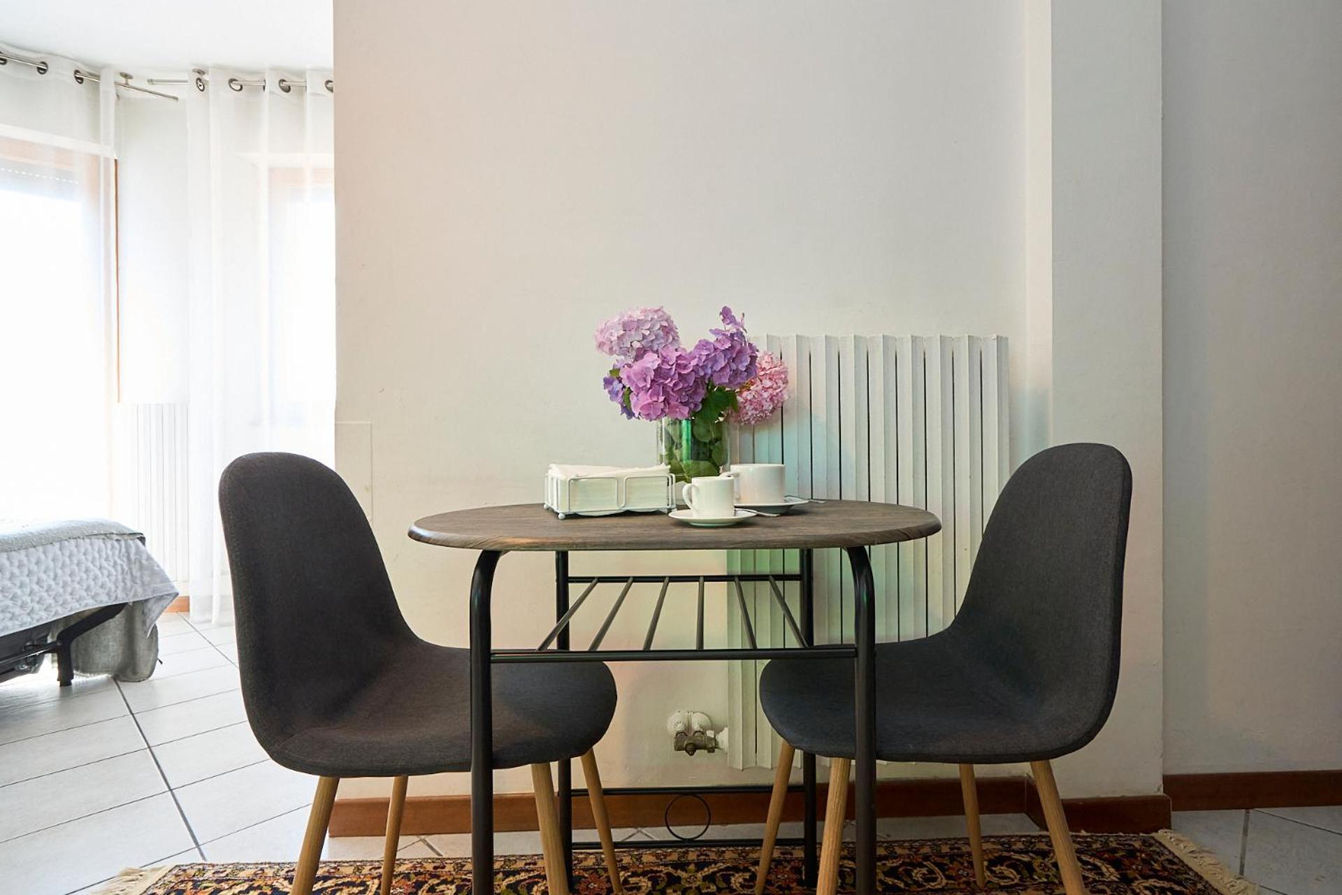 -luminosa 5 Stars With Balcony- Wifi Netflix 15 Minutes From Duomo Apartment