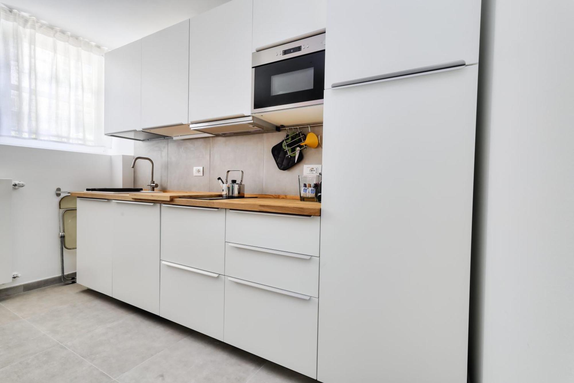 Apartment Red Cannas, Cozy In Life District Milan