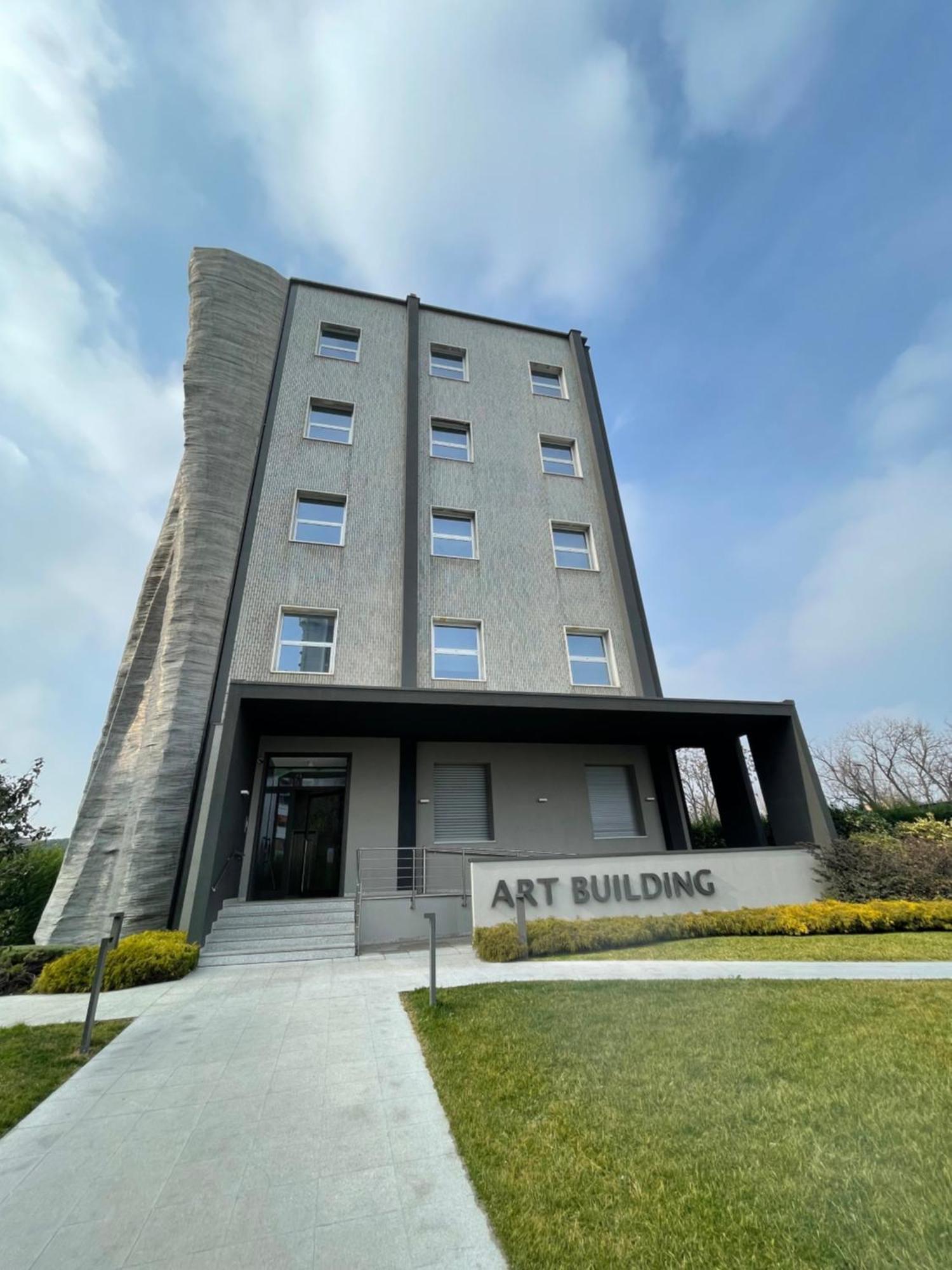 New Art Building- Posto Auto Palestra E Giardino * Milan