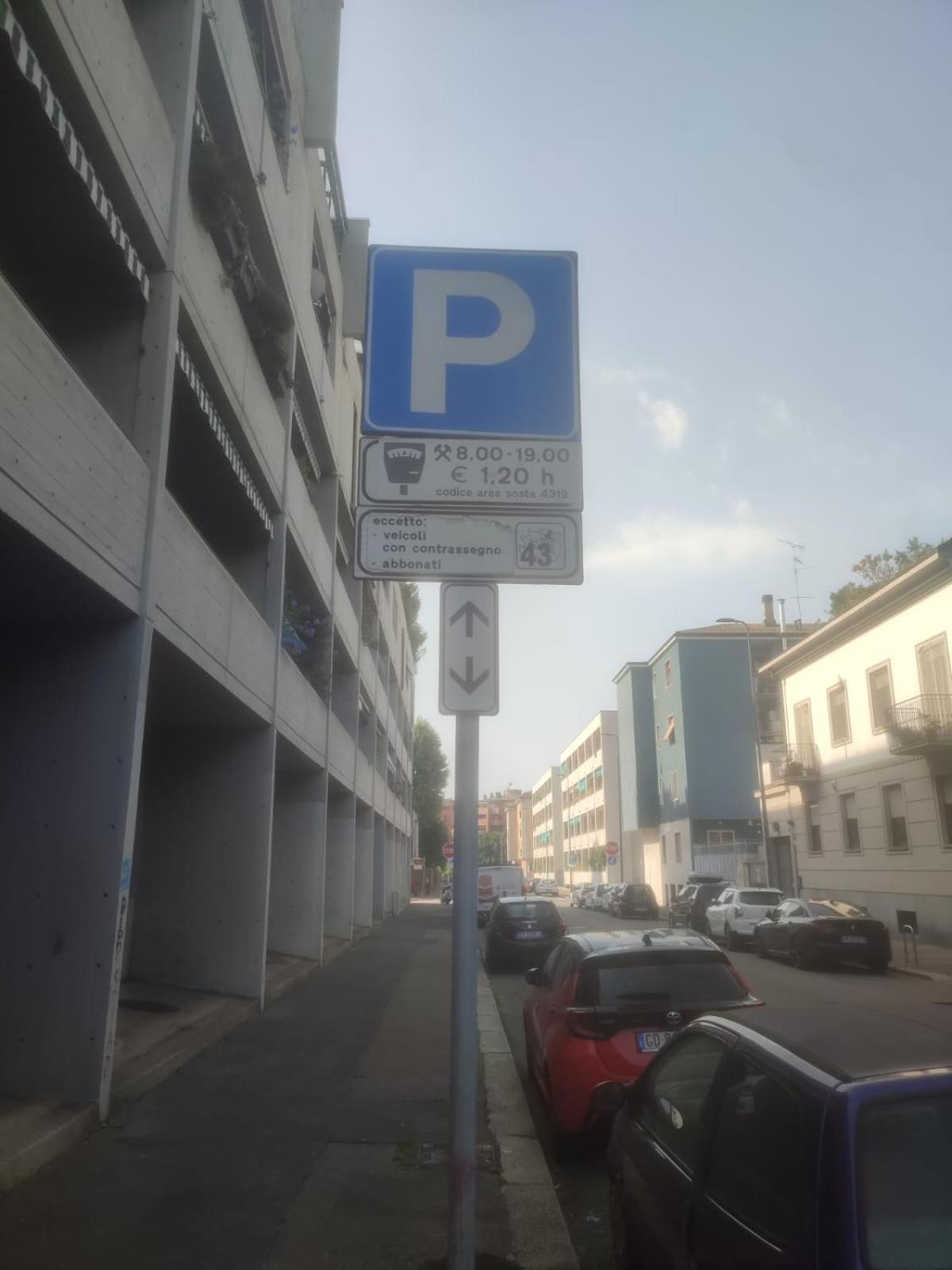Giardino Terrazzo Privato Bilocale Moderno Vicino Metropolitana Comodo Per Niguarda E Centro Apartamento