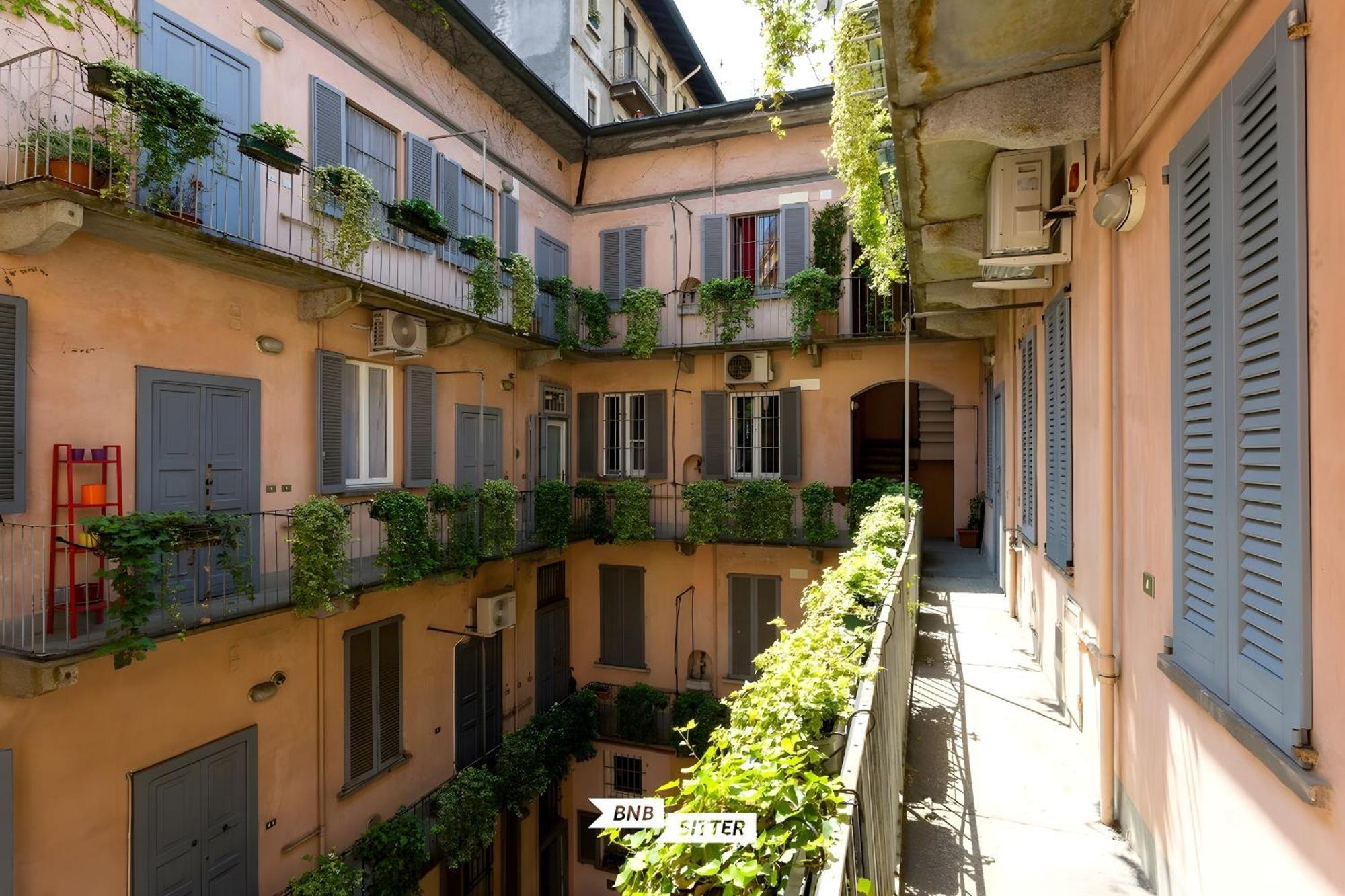 And Quiet - Apartment Milan