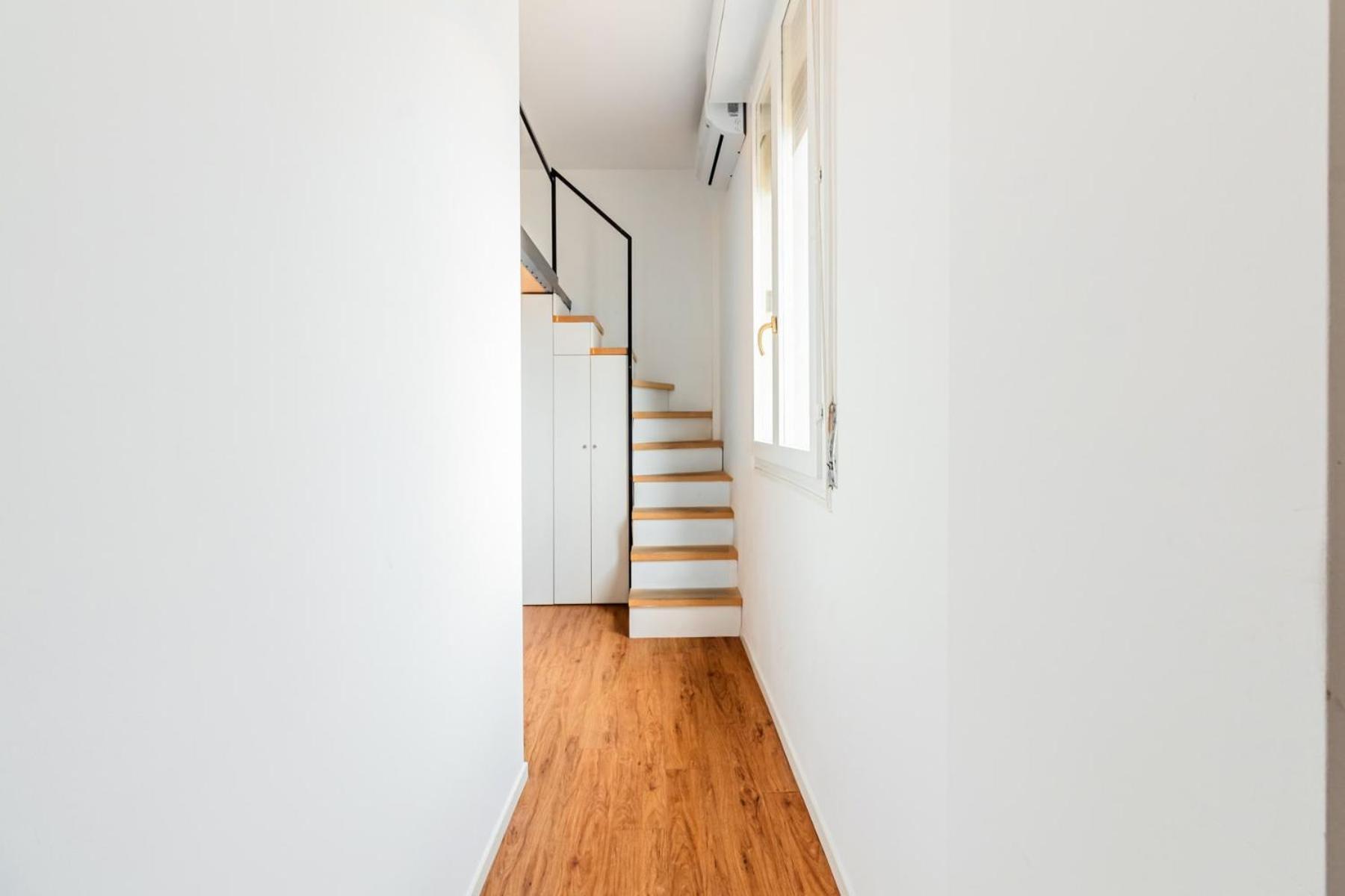 Apartamento Homeby, Cozy Penthouse Milão