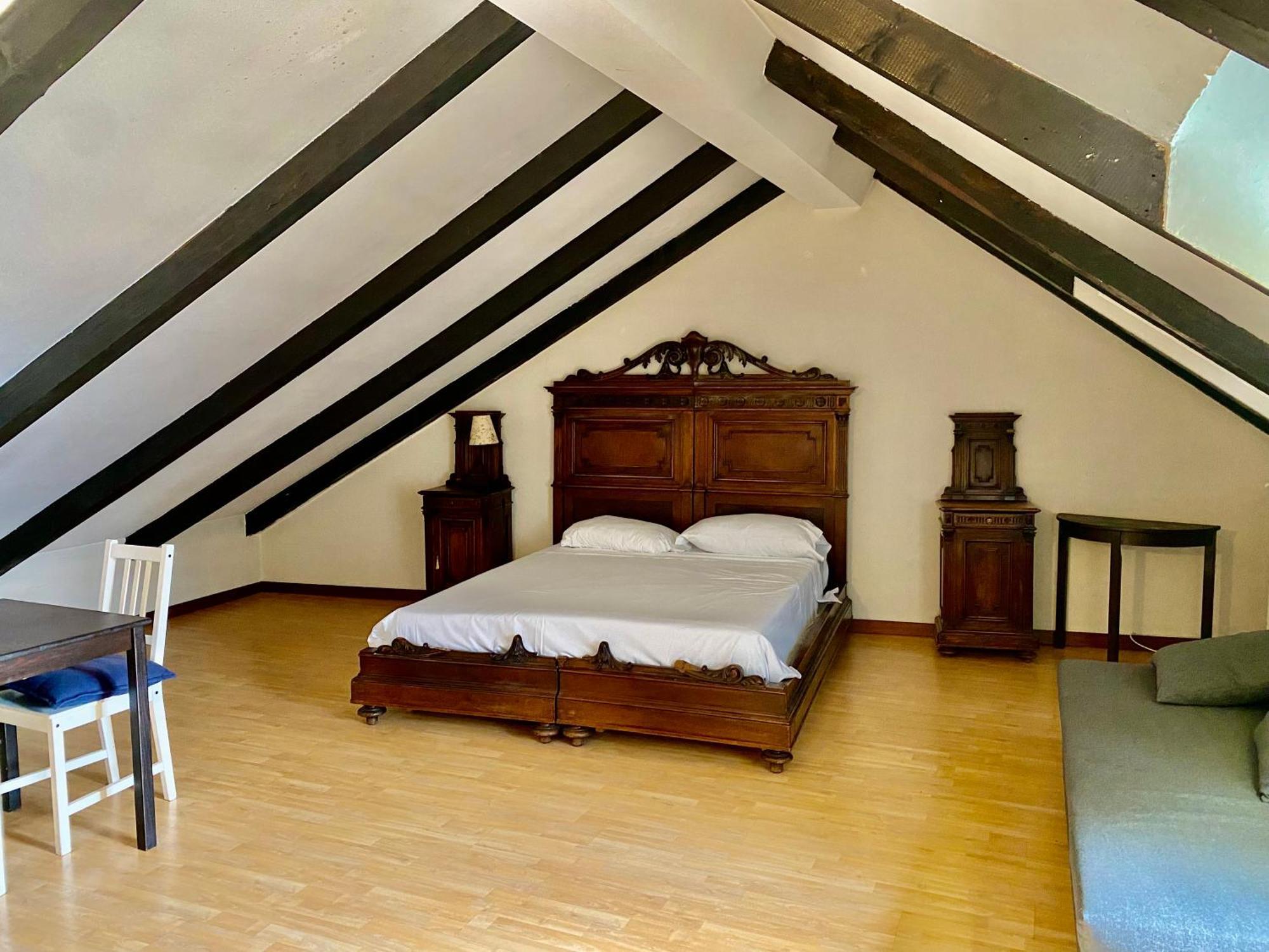 Casa - Piazza Sant'alessandro 3 * Milan