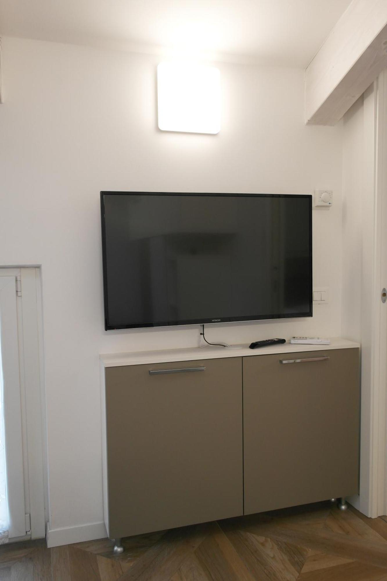 Apartamento Luminoso Bilocale Zona Tibaldi Bocconi *