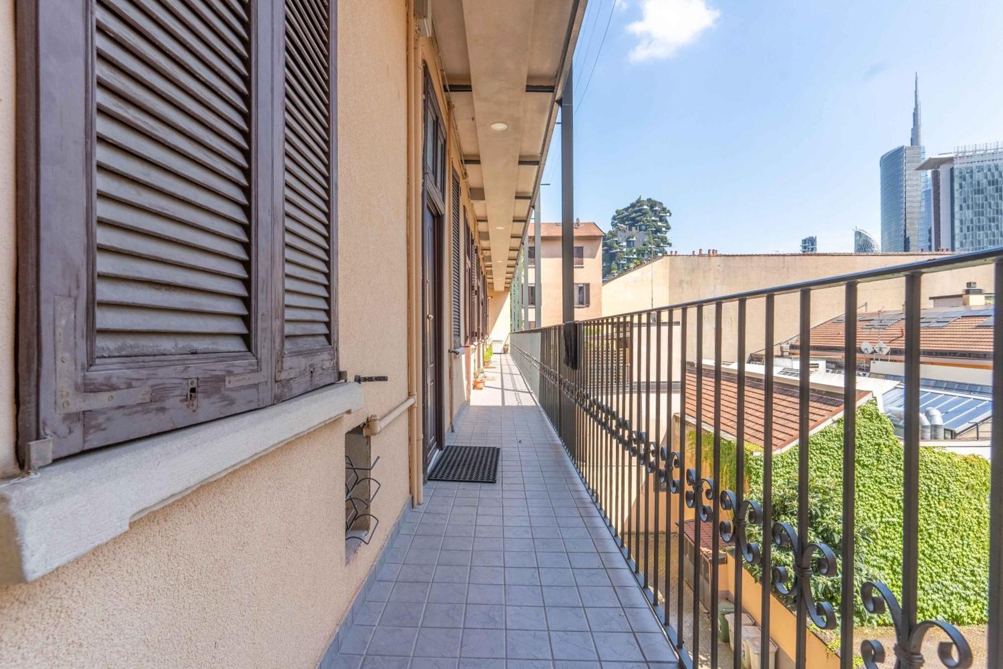 Ve2 Isola Cool • Exclusive • Milan