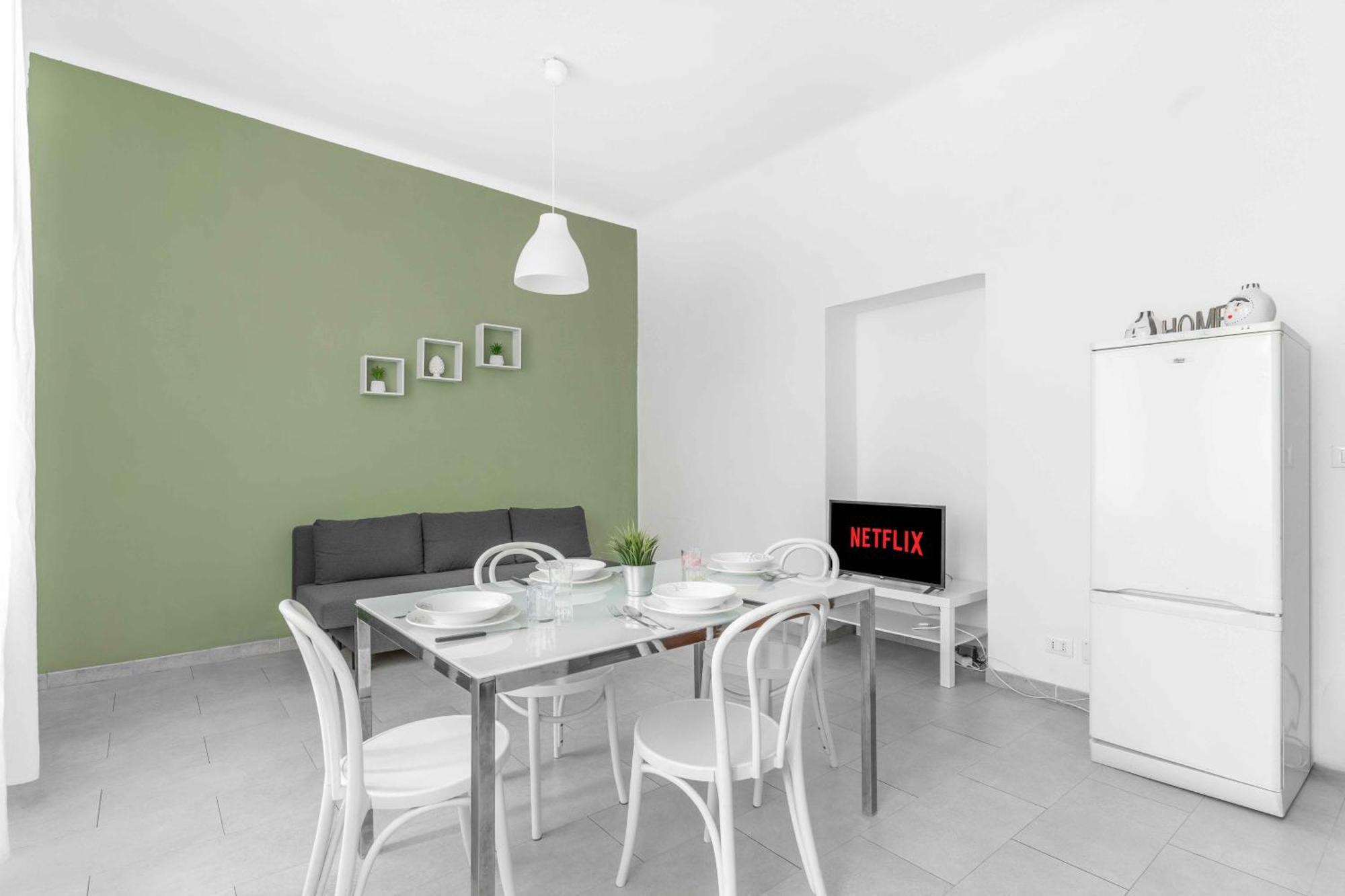 Ve2 Isola Cool • Exclusive • * Milan