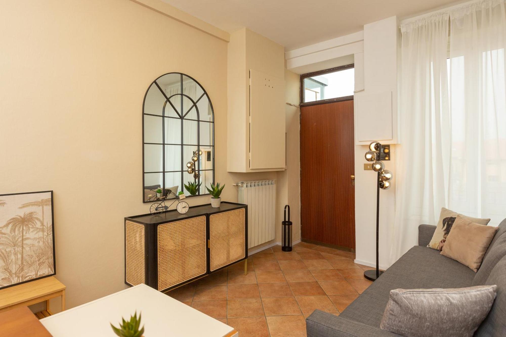 Apartment Flower Exclusive - M3 - Isola District Milan