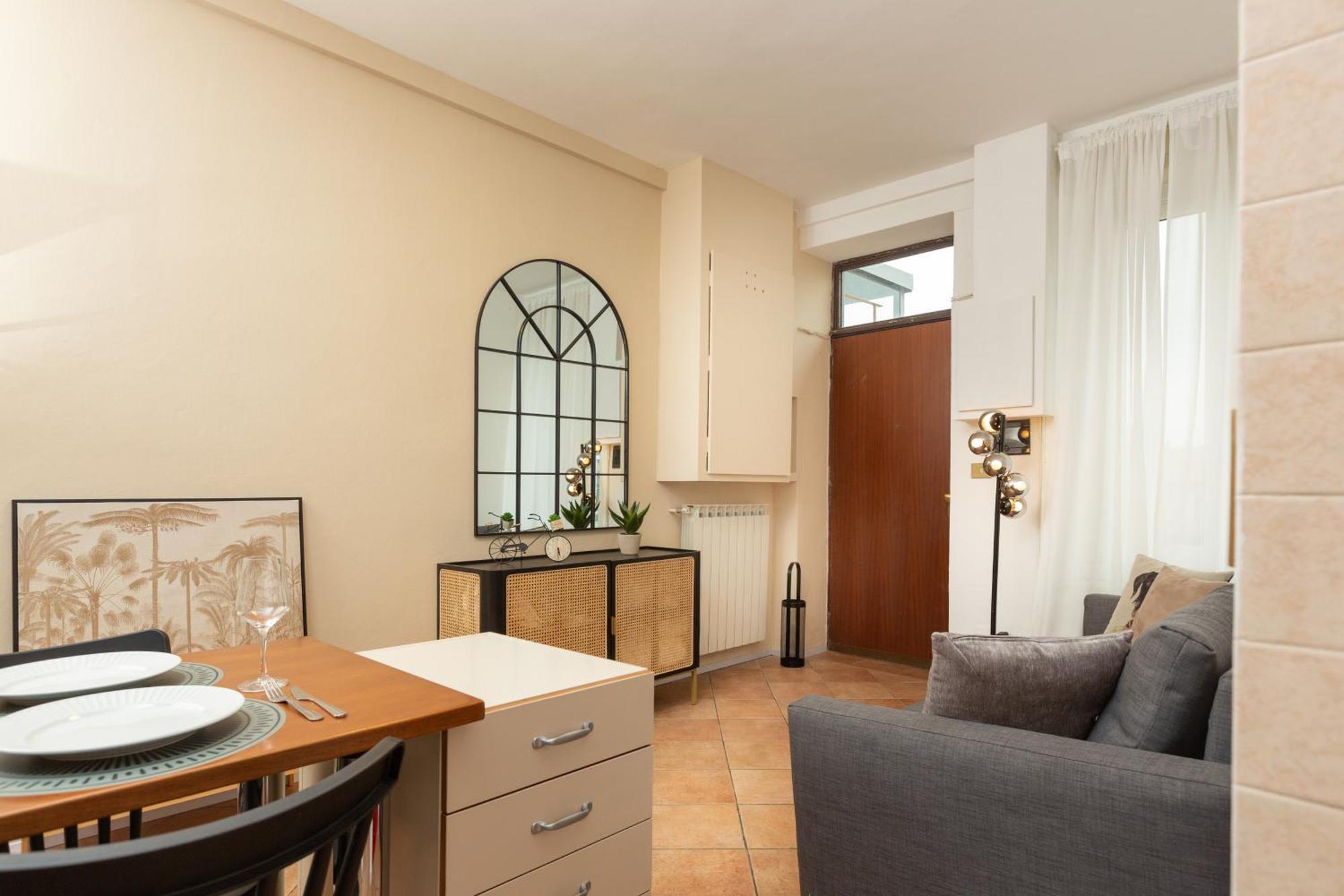 Flower Exclusive - M3 - Isola District Apartment