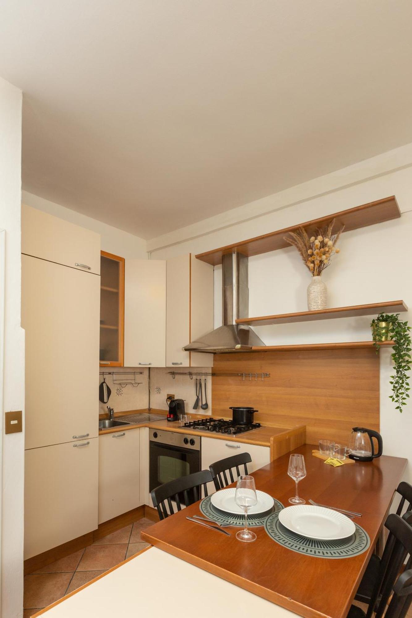 Flower Exclusive - M3 - Isola District Apartment