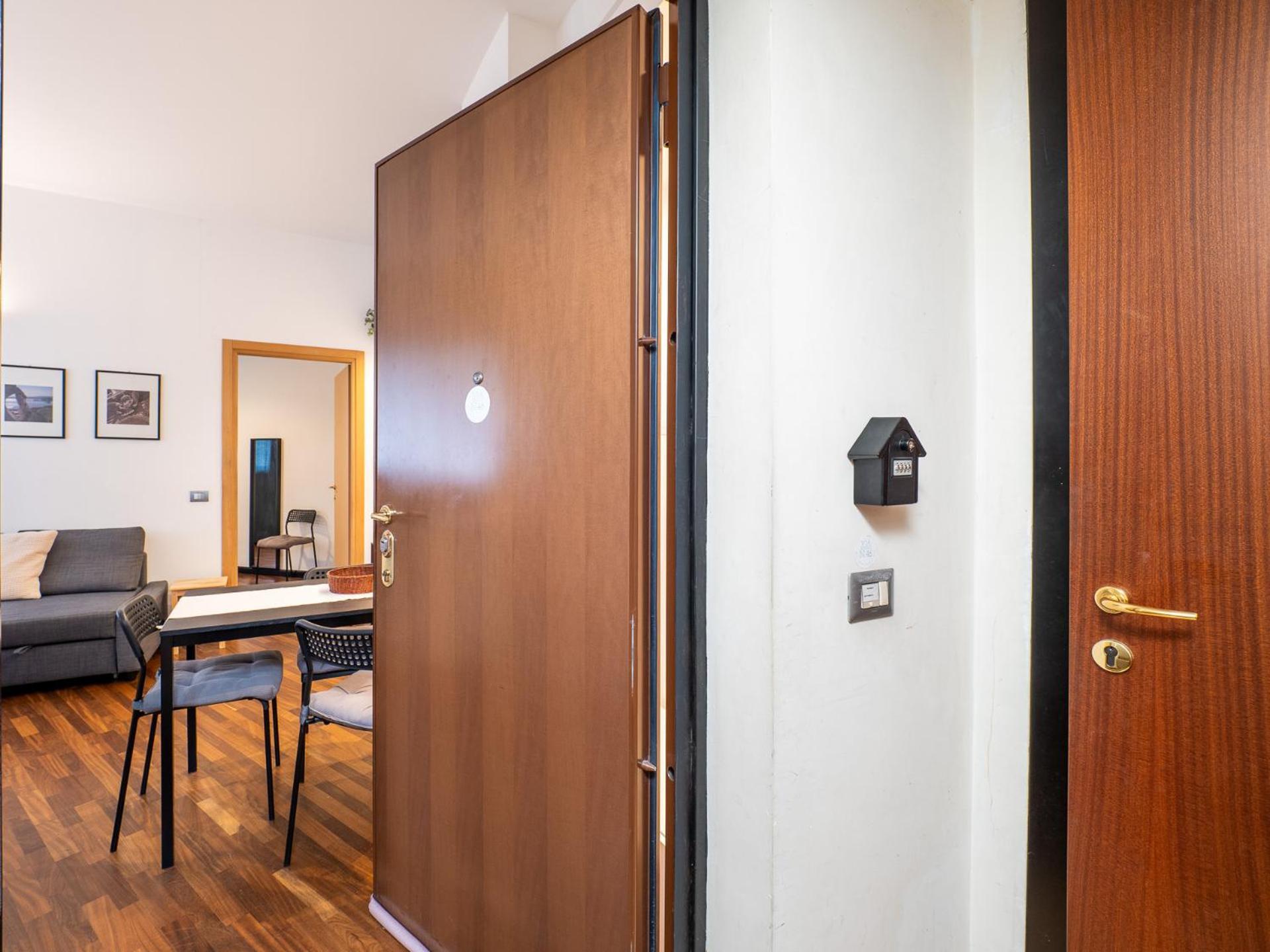 Cozy Near - 4 Guests Apartment Milan